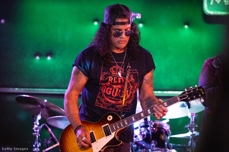 SlashA nyolcvanas évek elején Slash San Franciscóban bulizott, mígnem holtan esett össze a szállodája folyosóján.„A halálom éjszakája gy csodálatos este rossz befejezése volt