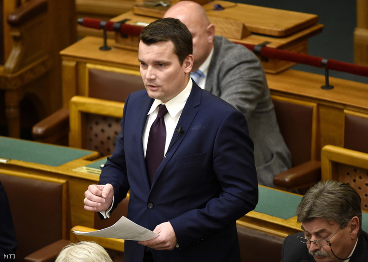 Gaal Gergely felszólal napirend előtt az Országgyűlés plenáris ülésén 2017. november 13-án