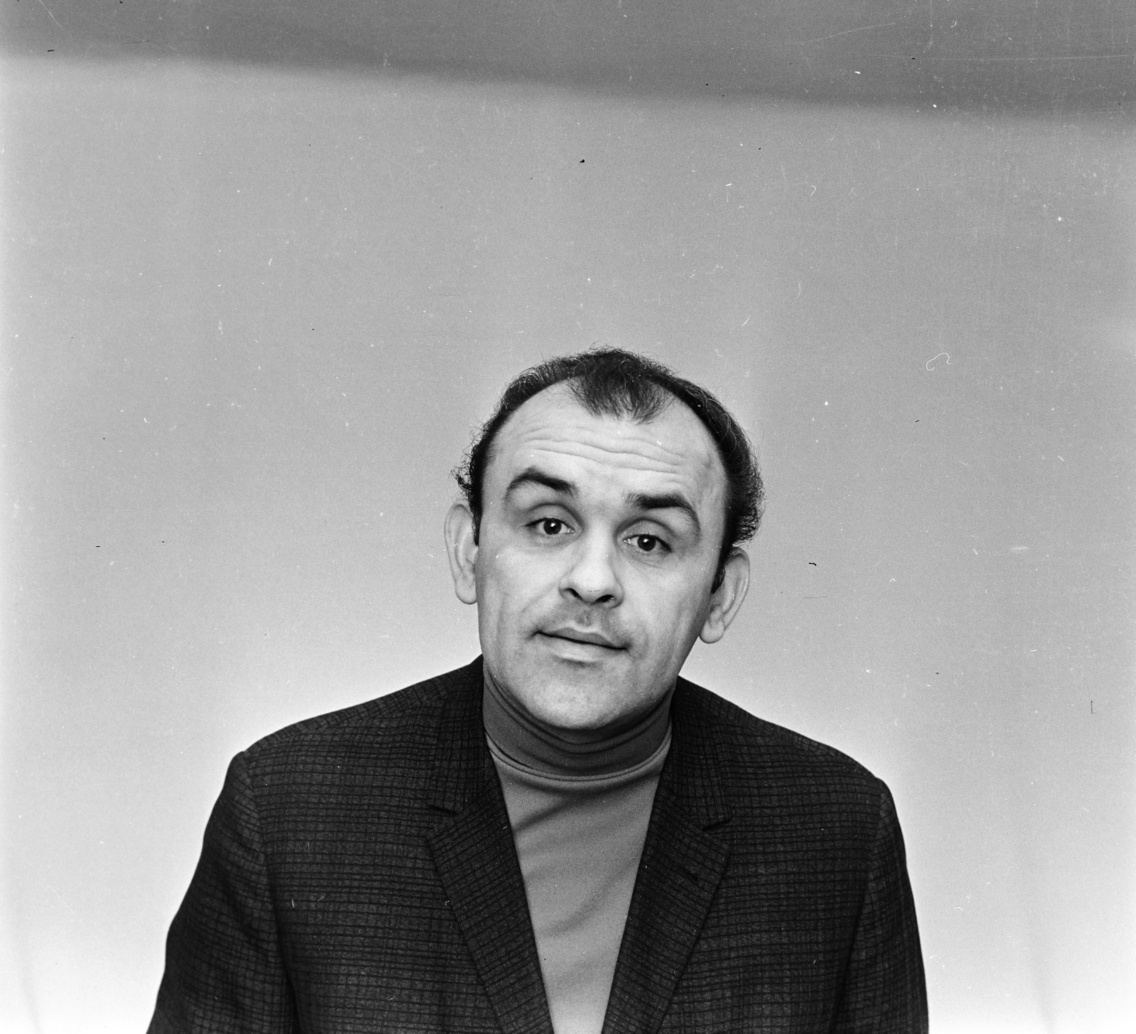Hofi Géza humorista a Magyar Rádió Kabarészínházának BÚÉK – 1973 című műsorában