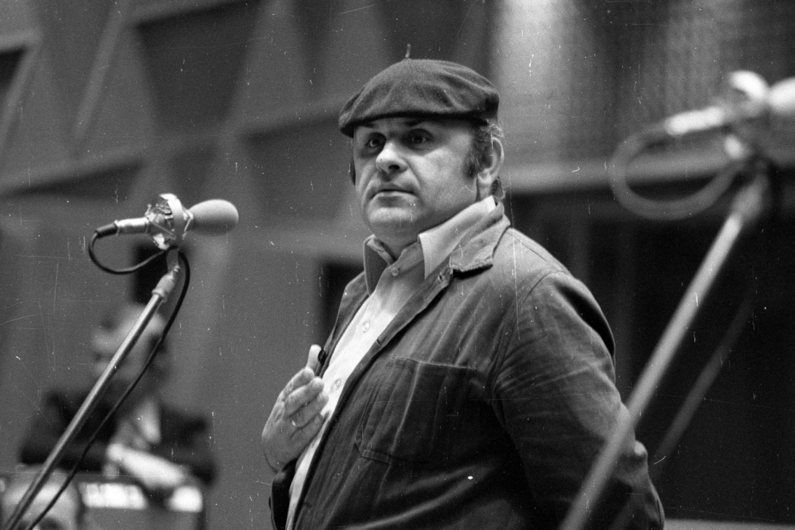 Hofi Géza a Magyar Rádió 6-os stúdiója. BÚÉK 1979! A 10 éves Kabarészínház szilveszteri műsorában