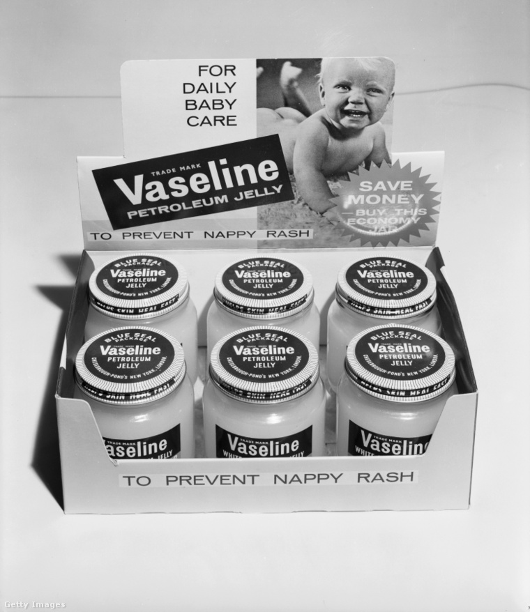 1964-ben ilyen üvegcsékből árulták a vazelint. (Fotó: Getty Images)