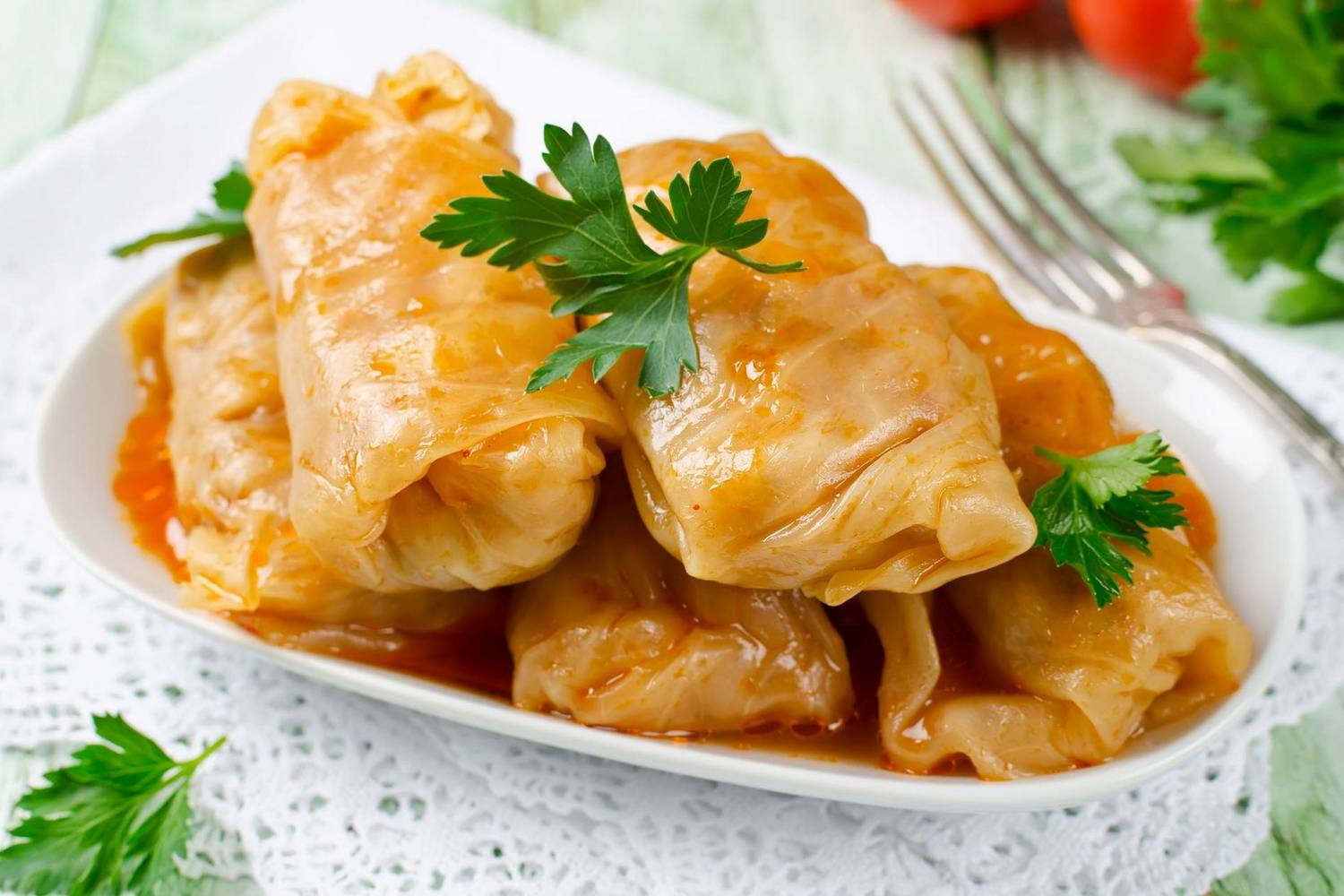 Sokak kedvence, a töltött káposzta is készülhet vegetáriánus módra, ha a hús helyett gombás ragu kerül bele. Kattints ide a receptért!