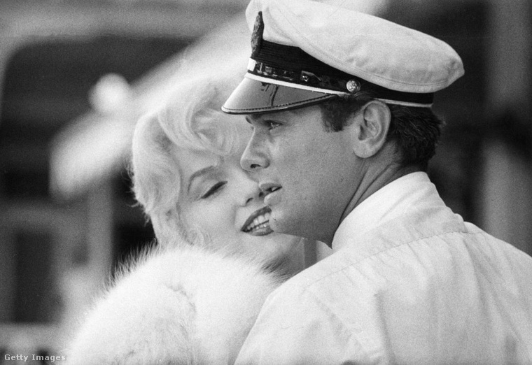 Hatszor nősült, és még több szeretőről suttogtak Hollywoodban – köztük Marilyn Monroe is ott volt, akivel együtt játszott a már említett klasszikusban. (Fotó: Donaldson Collection / Getty Images Hungary)