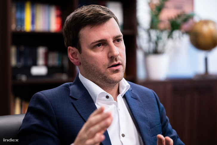 Gondola Csaba