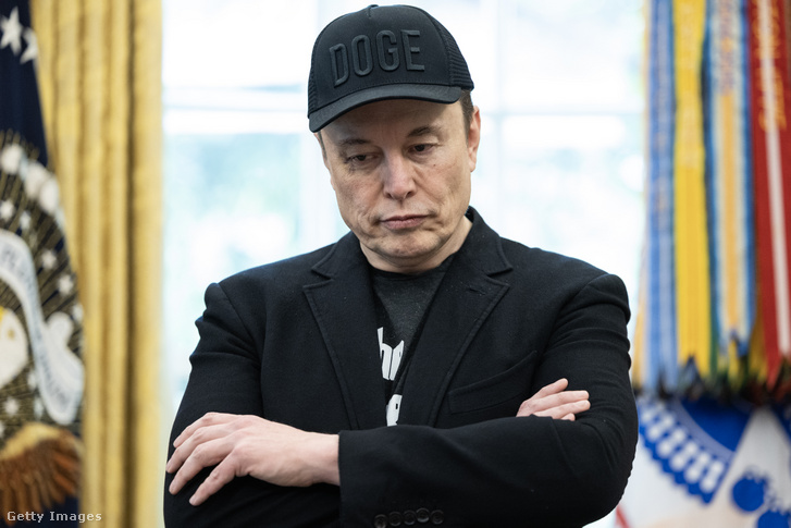 Elon Musk a Donald Trump elnökkel tartott sajtótájékoztatón 2025. május 30-án