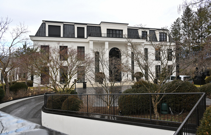 A Benko család modern villája Innsbruckban, amelynek a berendezése elérhette a 8 millió eurót is