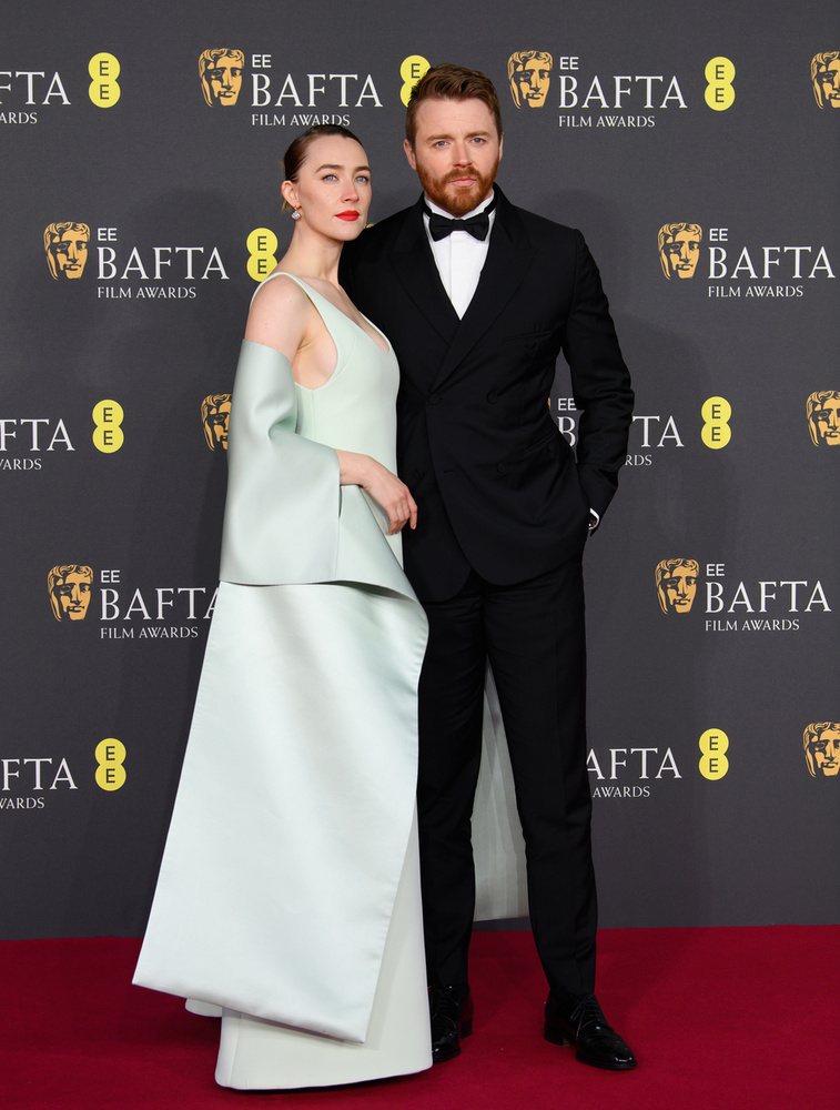Saoirse Ronan és Jack LowdenAz Irish Independent májusban megerősítette egy forráson keresztül, hogy Saoirse Ronan terhes a pár első babájával