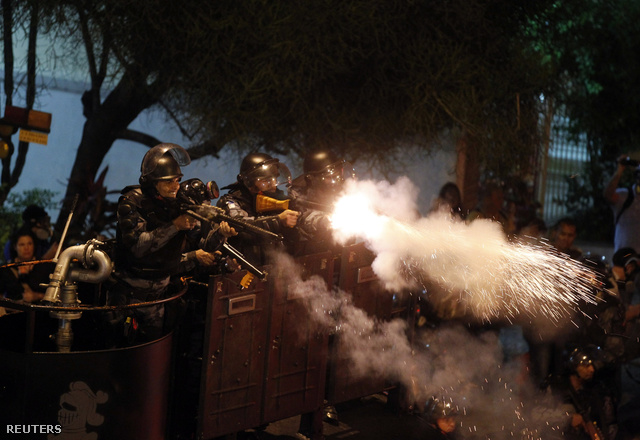 Egy riói tüntetést számolnak fel a rendőrök Ferenc pápa látogatása idején