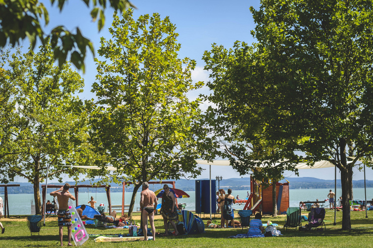 Strandbelépők a Balatonnál – Emelkedés, változatlan ár és olcsóbb jegytípus is van