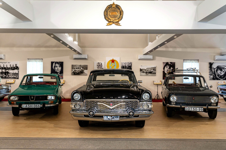 „A szocializmusban mindenki egyenlő volt, ahogy itt is látni. Kivéve, ha pártvezető voltál.″