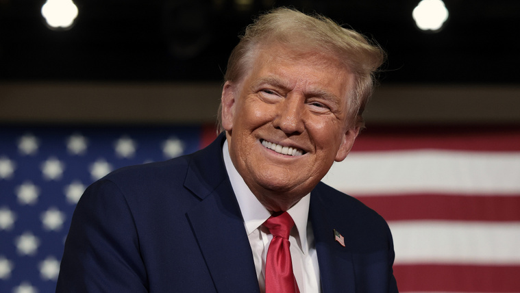 Így festette sárgára Donald Trump arcát az alelnöke