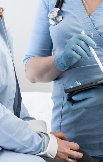 Górcső alatt az orvosok: elképesztő dolgokat találtak az ellenőrök
