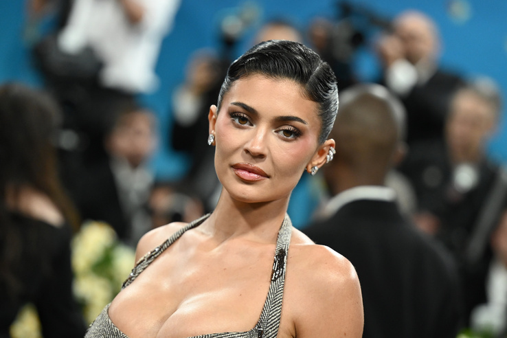 11+1 celeb, aki nem szégyelli, hogy plasztikáztatta a melleit – és még jól is áll neki
