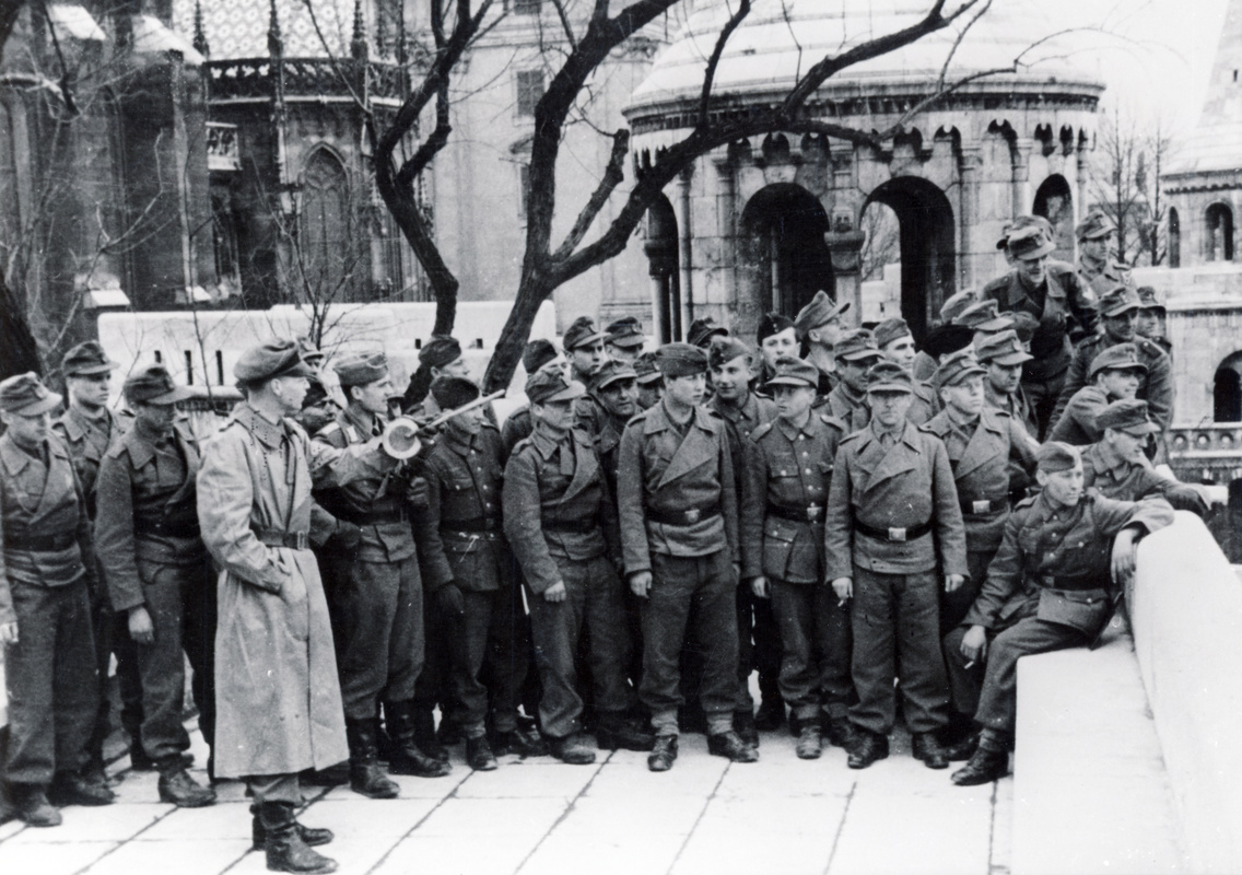 Német rohamtüzérek a Halászbástya közelében 1944-ben