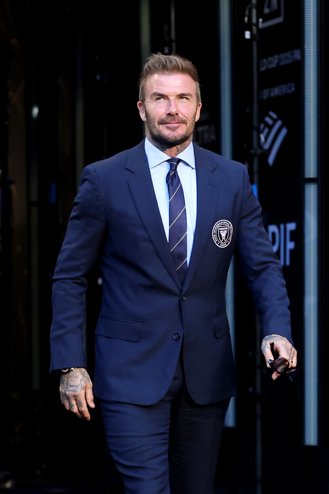 David Beckham lábaCristiano Ronaldohoz hasonlóan David Beckham is biztosította lábait, azonban ő a sportolók körében még sosem látott összegre, ugyanis egy 195 millió dolláros üzletet kötött rá, amit több cégen keresztül tudta csak megcsinálni.&nbsp;