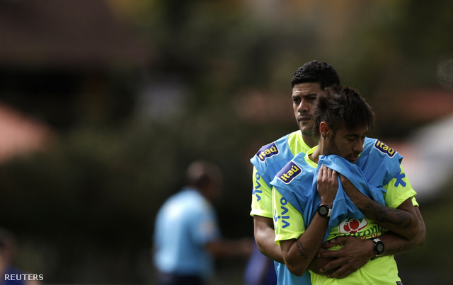 Hulk és Neymar a brazilok edzőtáborában Teresopolisban