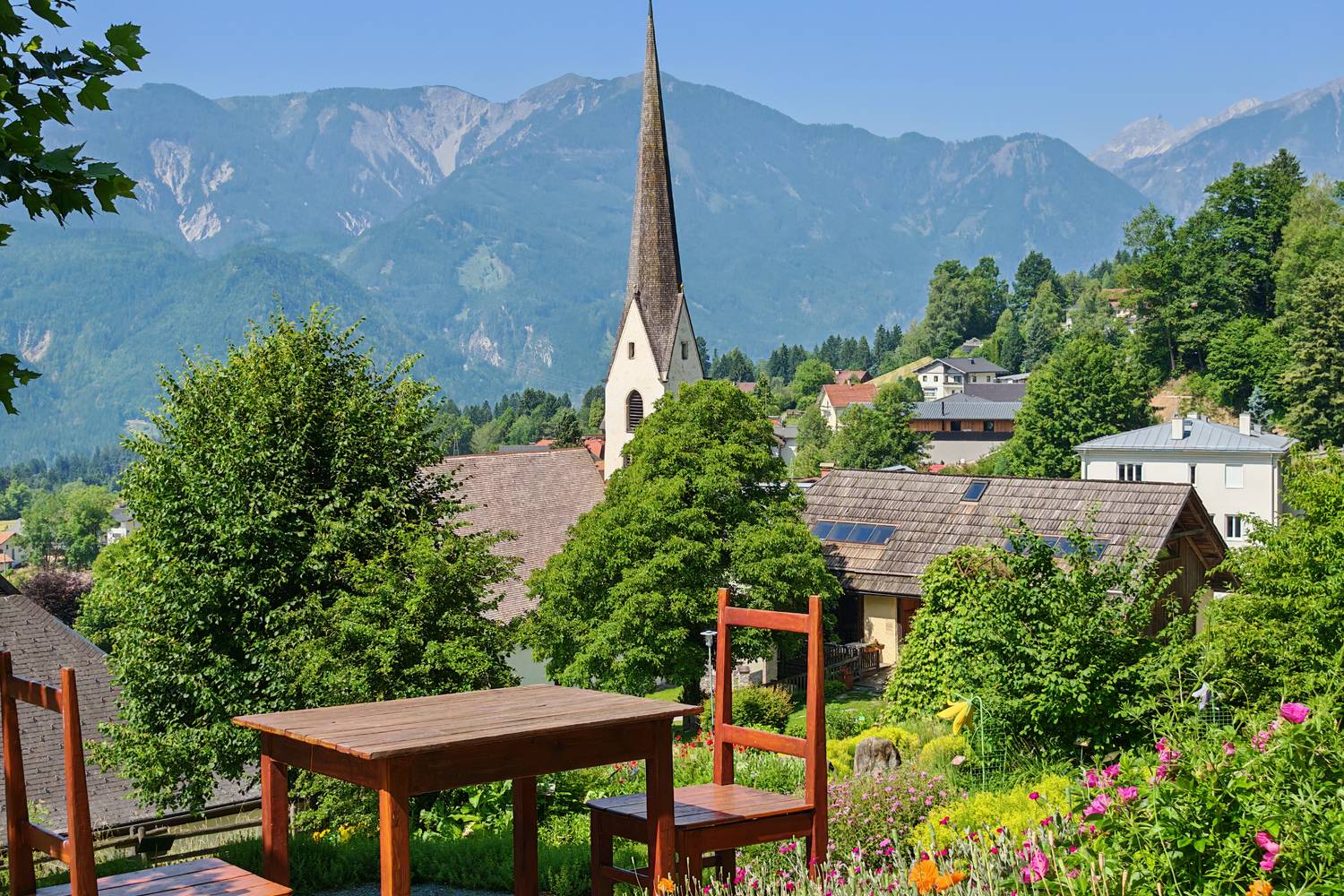 Irschenben található egy gyógynövénykert, amelynek kialakításába a falu lakosai a szívüket-lelküket beleadták.