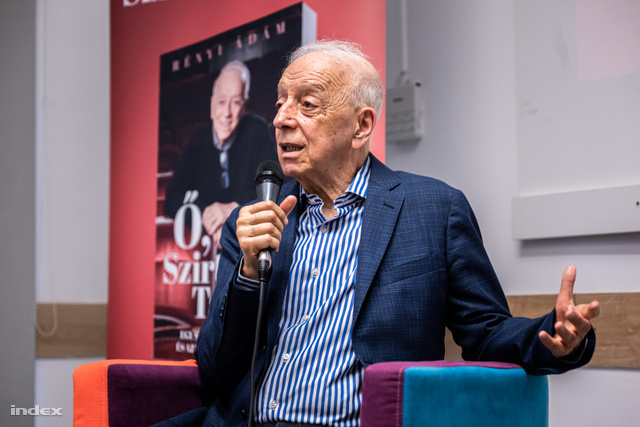 Szirtes Tamás a róla szóló kötet bemutatóján