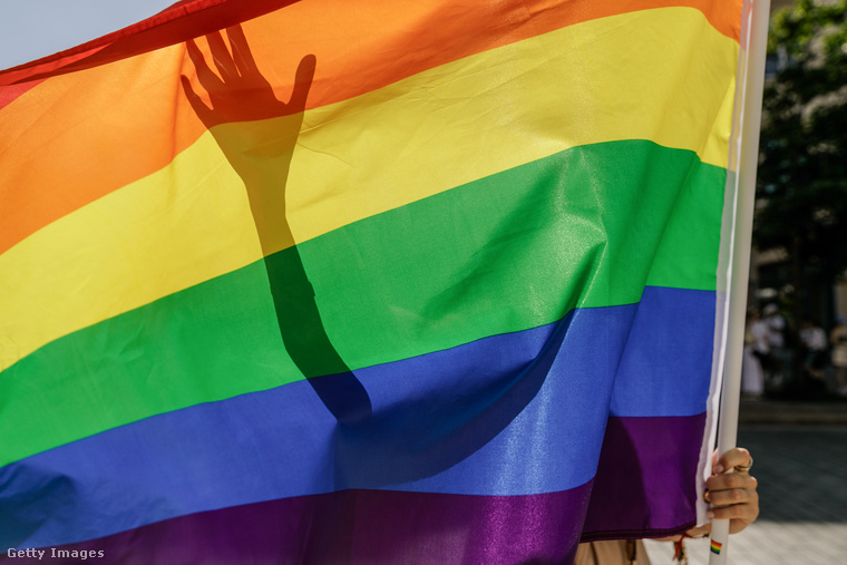 Miközben a rendőrség idén nem engedélyezte a Budapest Pride felvonulást, egyre több ismert ember nyíltan vállalja, hogy az LMBTQ+ közösséghez tartozik