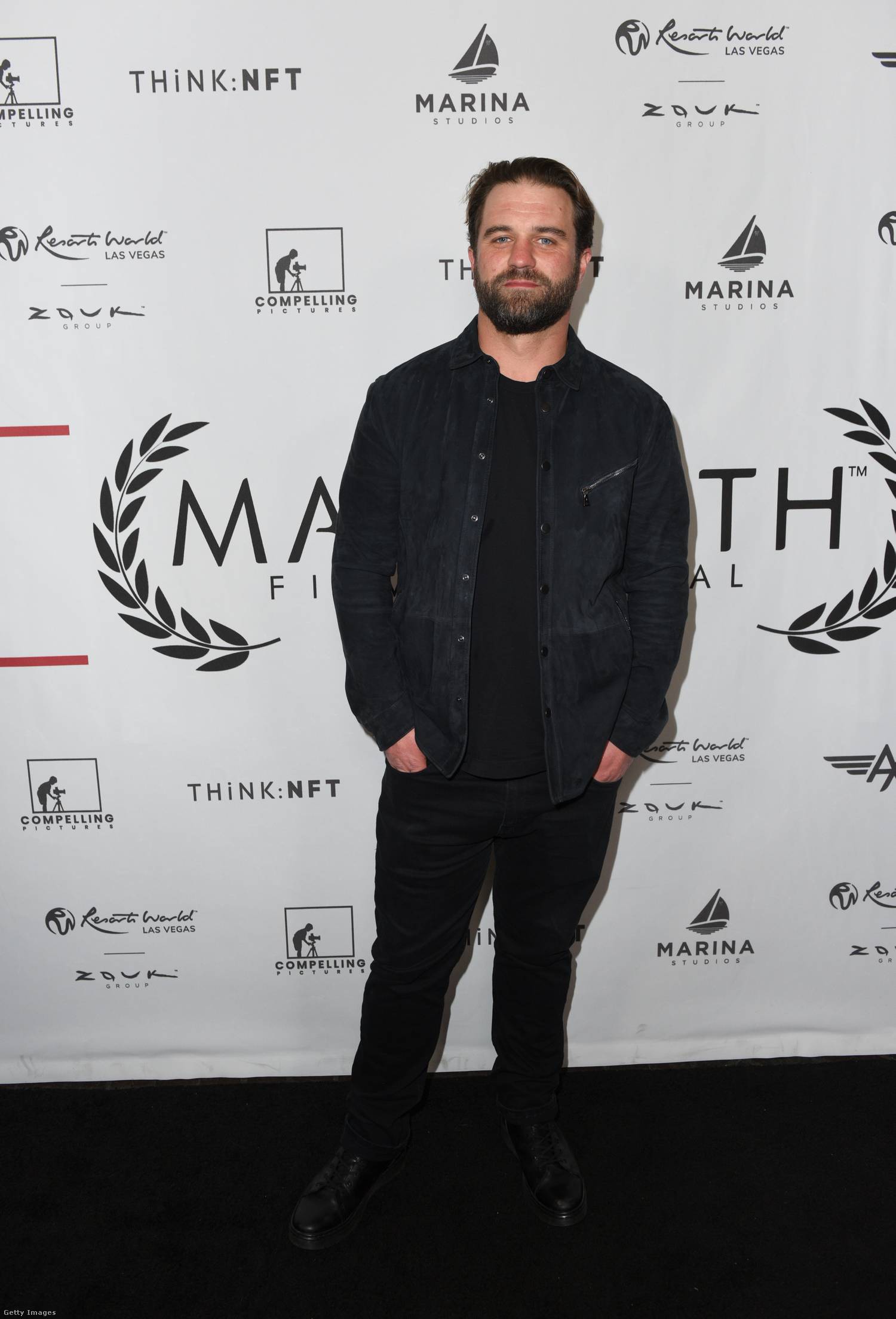 Milo Gibson ugyanolyan sármos és tehetséges, mint az apja.