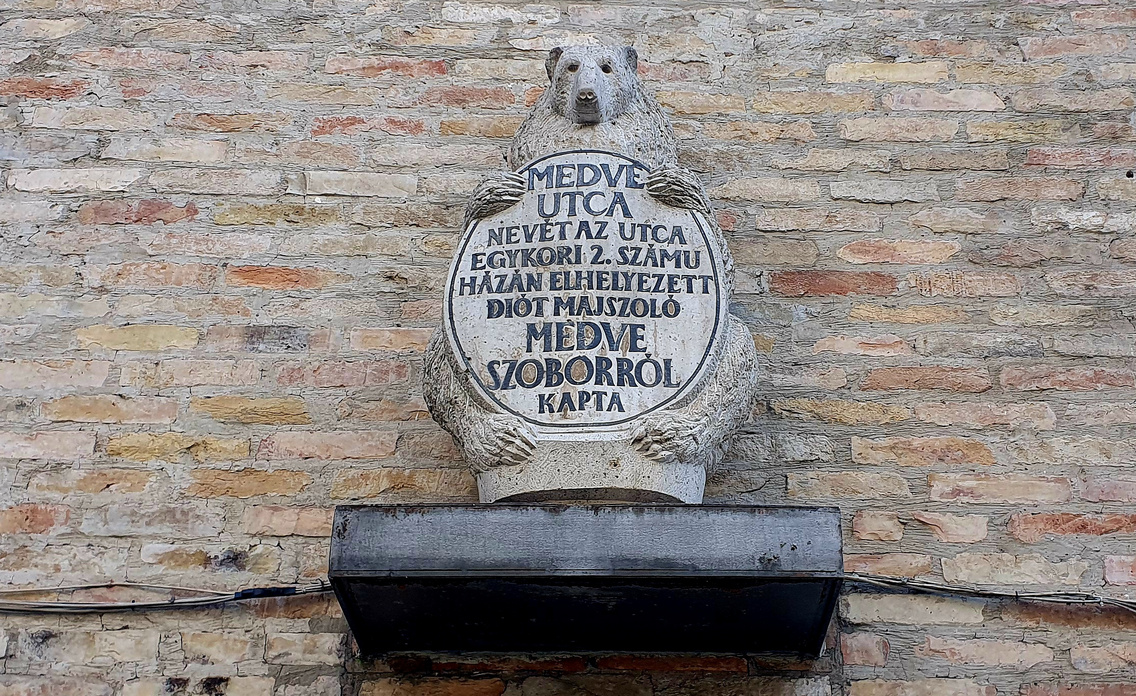 medve szobor (1)