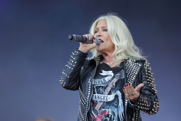 Samantha Fox és felesége 3 éve házasodtak össze: ilyen volt az esküvőjük