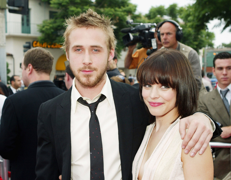 Rachel McAdams és Ryan Gosling - Szerelmünk lapjaiA Szerelmünk lapjai rendezője, Nick Cassavetes egy 2014-es interjúban elárulta, hogy Ryan Gosling és Rachel McAdams között komoly feszültség volt a forgatáson