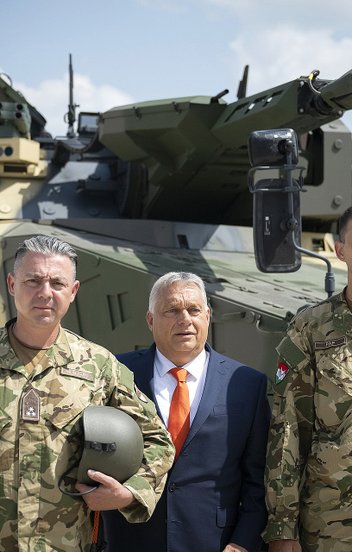 Orbán Viktor döntésétől függ, hogy Irán kaphat-e magyar fegyvereket