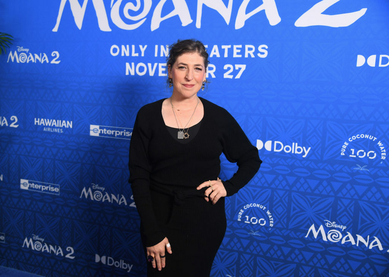 Mayim BialikAz Agymenőkben alakított karakterének fiktív IQ-ja 187, de a való életben ő sem sokkal marad el ettől: a színésznő, aki az UCLA-n szerzett diplomát idegtudományból, felvételt nyert a Harvardra és a Yale-re