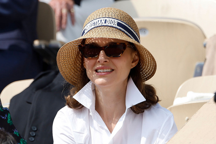 Natalie Portman&nbsp;A színésznő a Harvardra járt, és a Business Insider szerint az IQ-ja 140 körül van, ami hivatalosan a zsenialitás küszöbértéke.