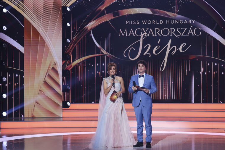 A verseny műsorvezetői Rókusfalvy Lili és Fodor Imre voltak, akik felszabadult hangulatot teremtettek miközben remekül mutattak egymás oldalán.