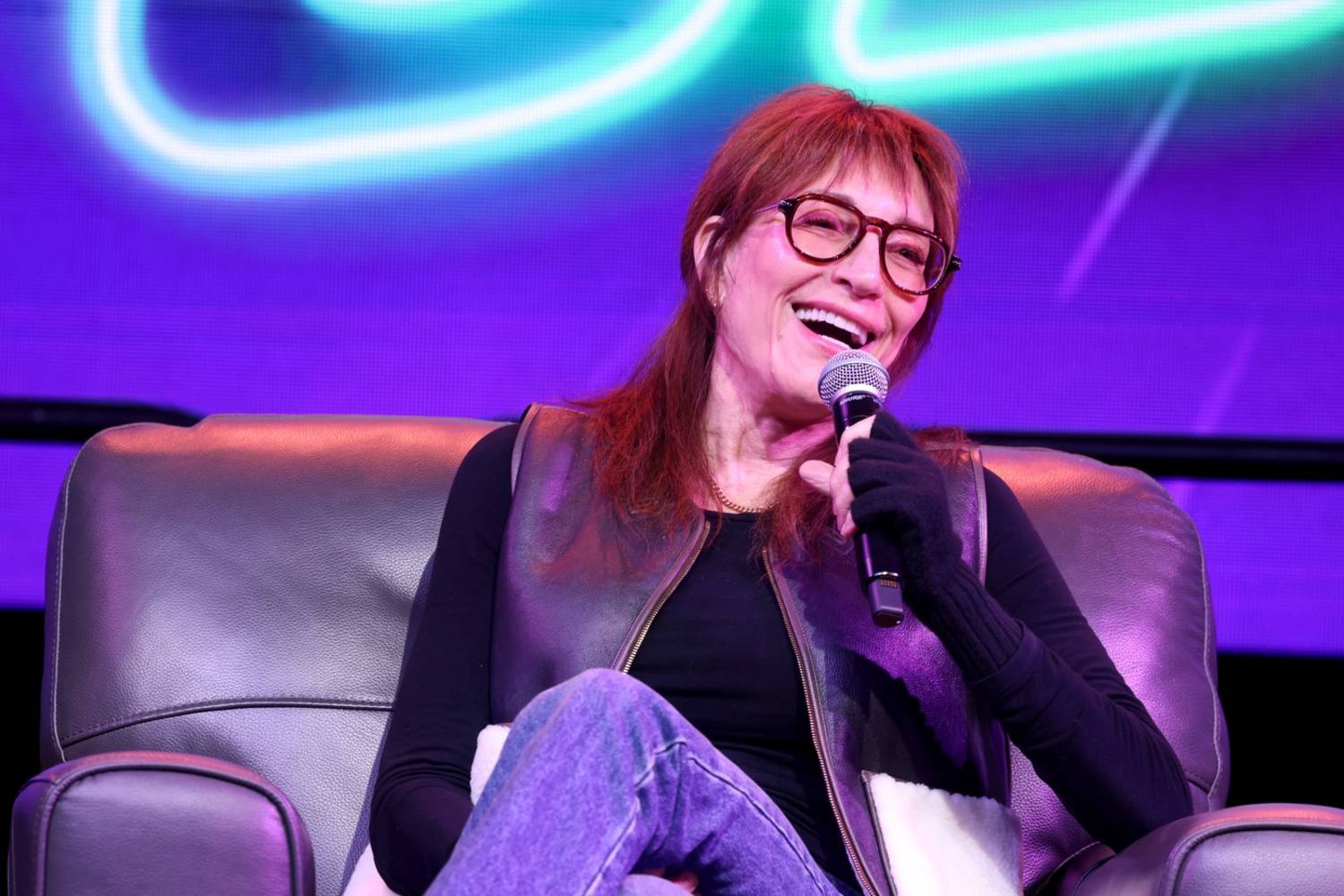 Katey Sagal kicsit sem tűnik 71 évesnek, akár éveket is letagadhatna korából.