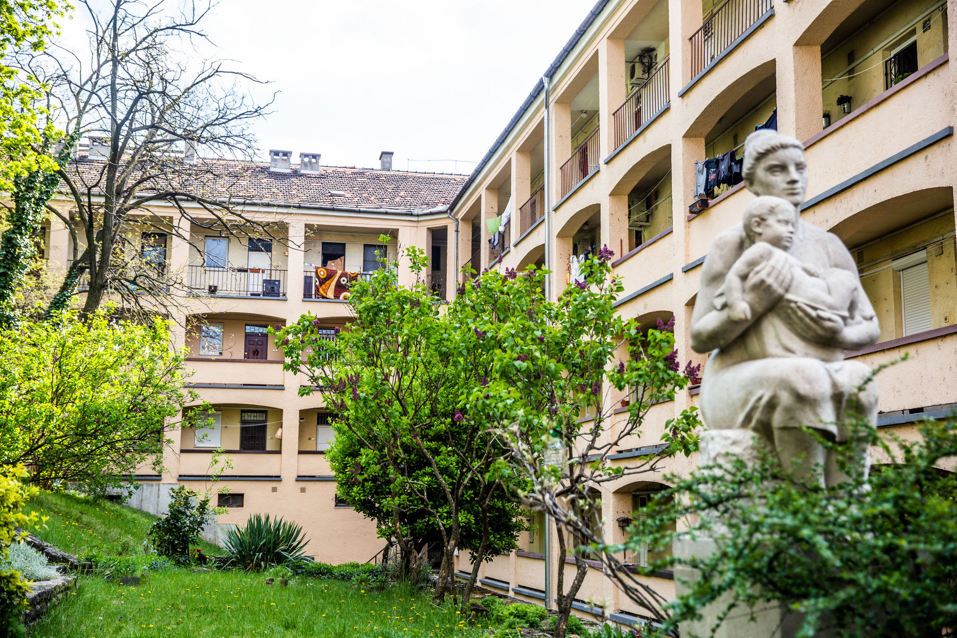 szocreal-epuletek-220420-majorkata-155