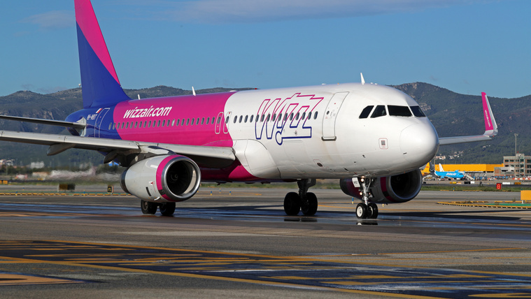 Vizsgálat indult a Wizz Air ellen a&nbsp;Közel-Keleten rekedt magyar utasok ügyében
