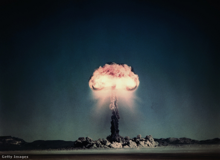 Atomfegyver-kísérlet gombafelhője 1952-ben