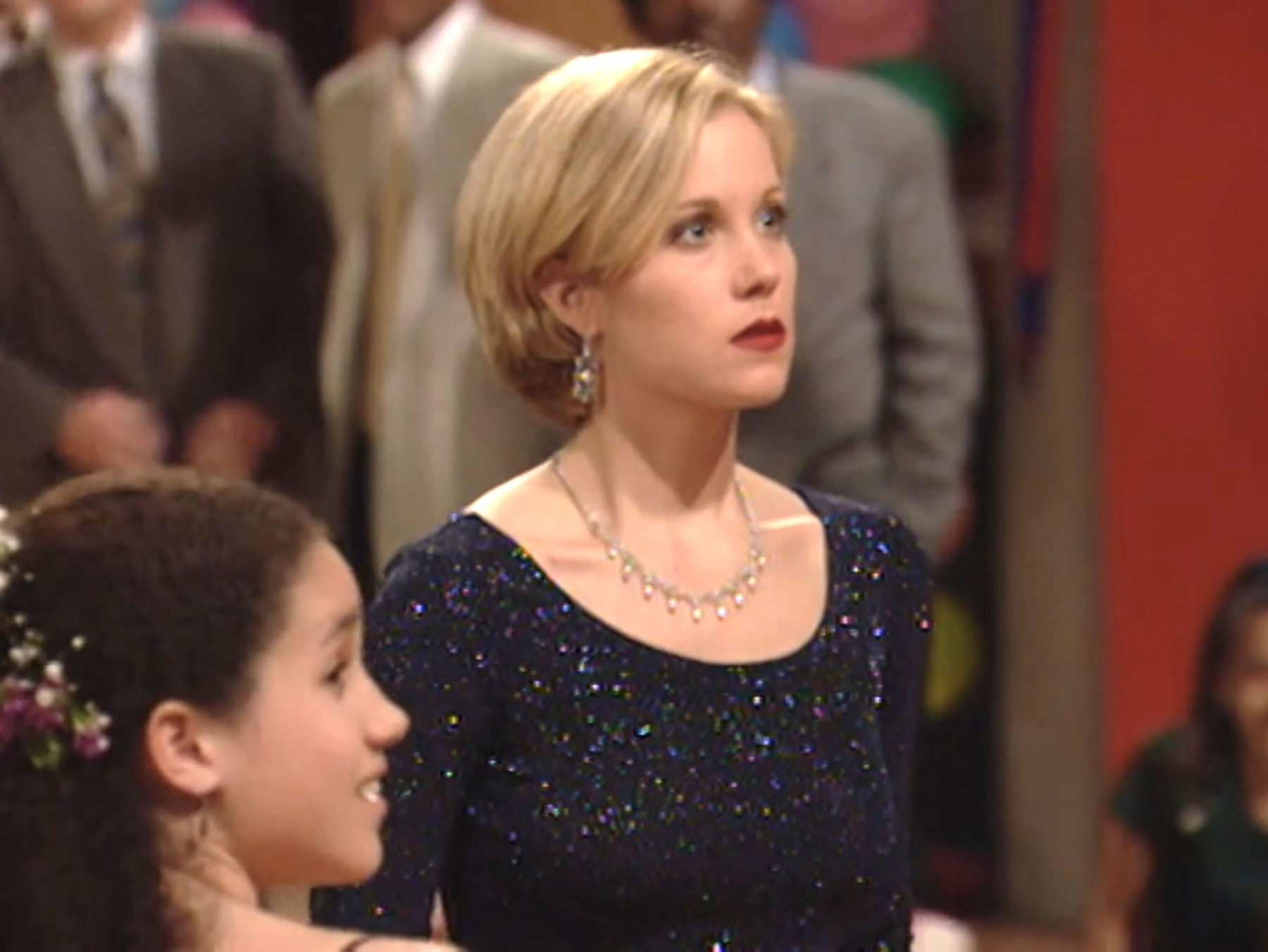 Meghan hercegné Christina Applegate jobb oldalán.
