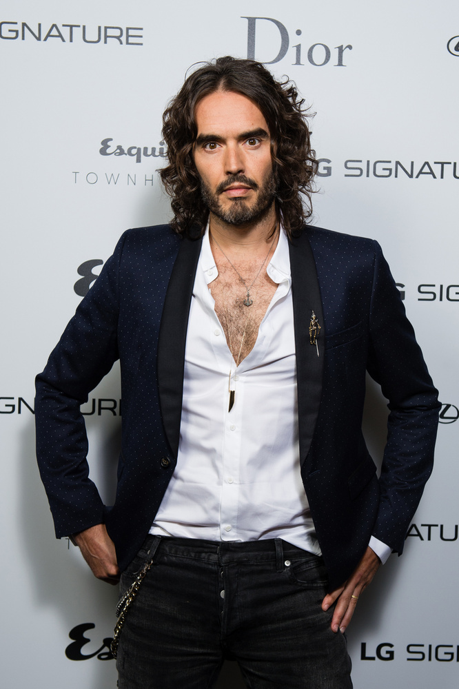 Russell Brand brit komikus, színész fiatal korában súlyos drog- és alkoholfüggőséggel küzdött