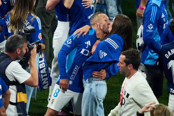 Járt a csók a hős lovagnak