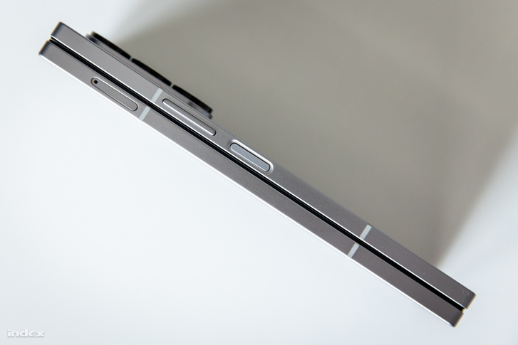 A Galaxy Z Fold7 még a képen látható Z Fold6-nál is vékonyabb lehet