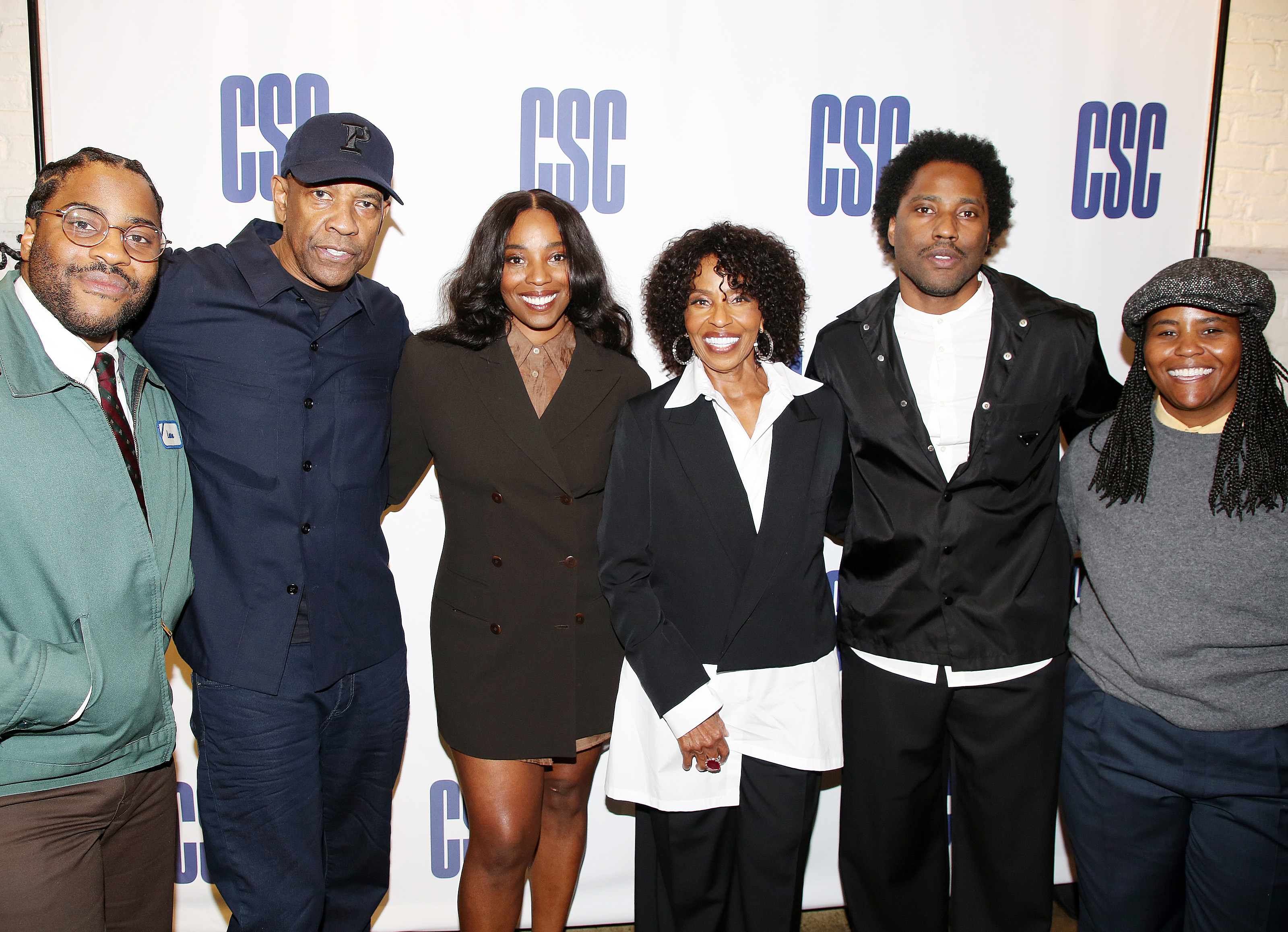 Denzel Washington és családja, Malcolm, Olivia, felesége Pauletta, John David és Katia.
