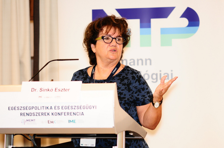 Sinkó Eszter