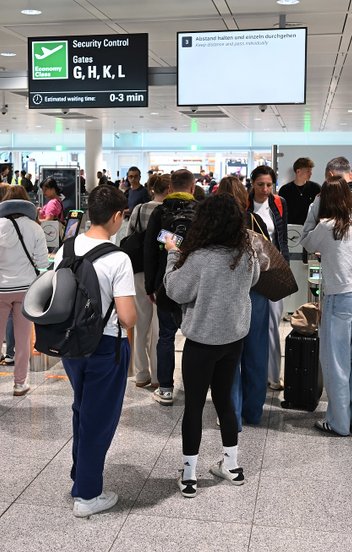 Különleges biztonsági intézkedéseket léptettek életbe számos európai nagyvárosban