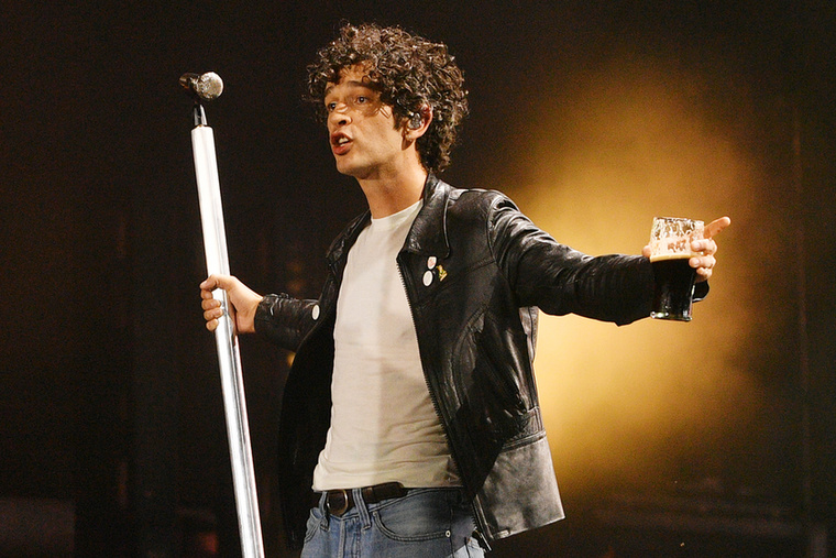 Matty HealyA The 1975 szintén egy nagy pihenő után tért vissza, még pedig a Glastonbury egyik headlinereként