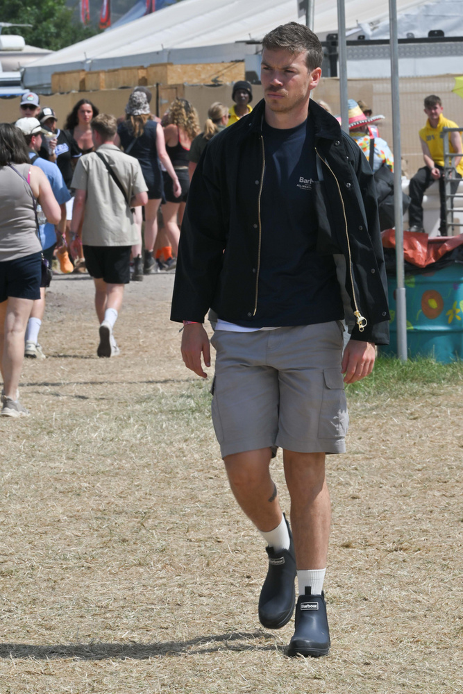 Will PoulterAz útvesztő és a Családi üzelmek színésze látogatóként jelent meg a fesztiválon, aholláthatóan remekül érezte magát és több koncertre is kilátogatott