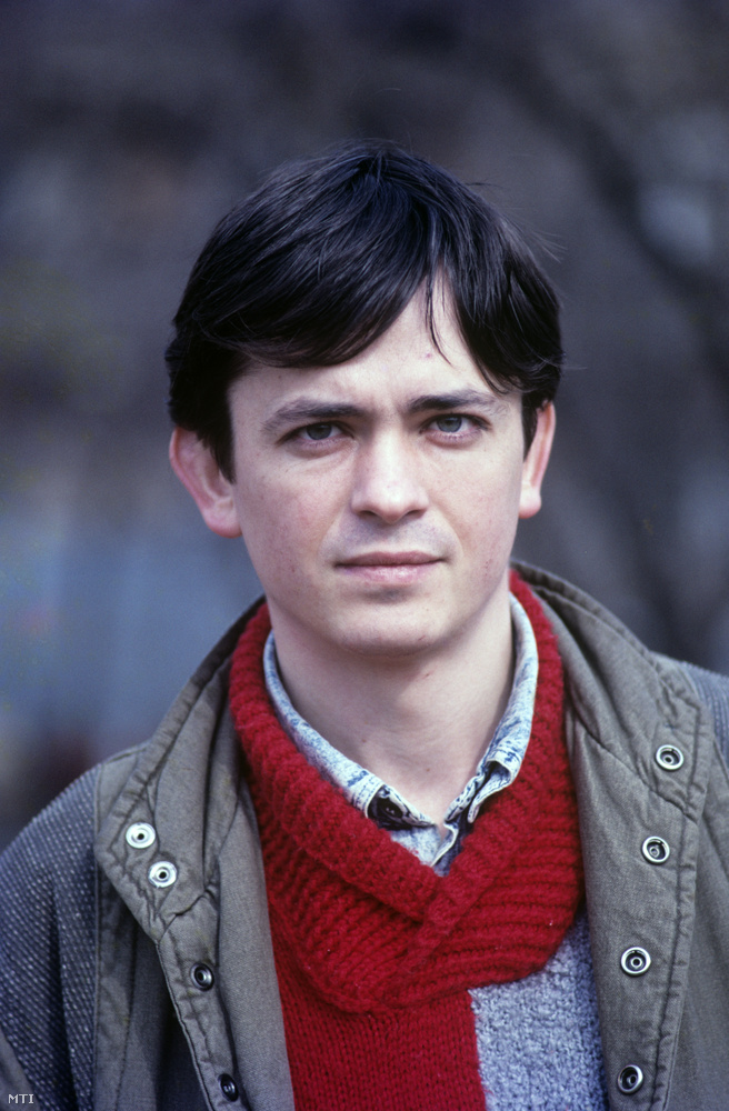 Lippai László (1959–2022)&nbsp;Lippai László hangját több generáció őrzi emlékezetében: különleges orgánuma miatt gyakran választották vagány, vicces vagy éppen harcos karakterek magyar hangjának
