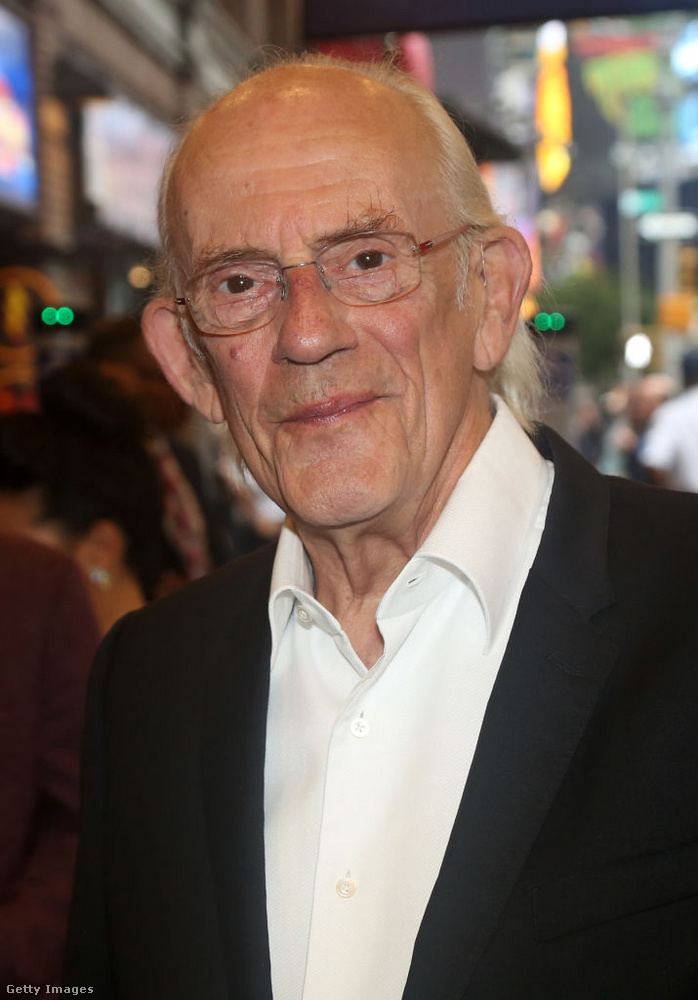 Egy egész generáció őrzi emlékezetében az ő hangján megszólaló Christopher Lloydot, a legendás Dokit a Vissza a jövőbe filmekből – ez a szerep örökre beírta őt a szinkrontörténelembe.
                        Színészi pályája is emlékezetes volt: játszott az Egészséges erotikában, a Megáll az időben és a Gondolj rám-ban is