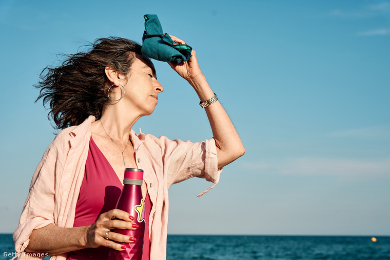 A szakemberek kiemelték: különösen az idősek, a kisgyermekek és a krónikus betegségben szenvedők számára veszélyes ez a hőség. (Fotó: alvaro gonzalez / Getty Images Hungary)