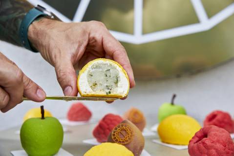 Roppanós fehér csoki, 60% gyümölcs – Harapj bele a nyárba a NOUR új desszertkollekciójával!