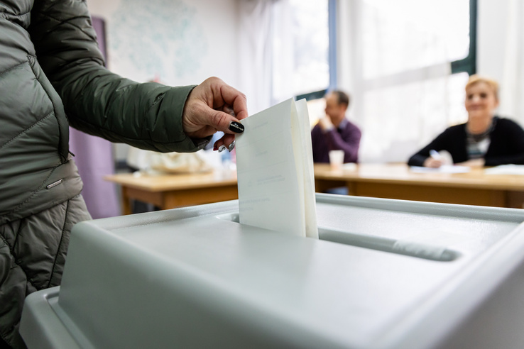Választástörténeti bombát robbanthat a Fidesz és a Tisza Párt versengése