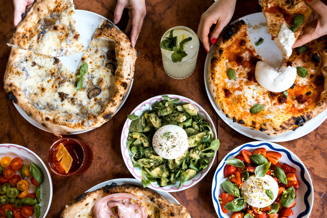 A pizzák mellé isteni salátákat is kínálnak